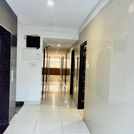 Hotel Bg Inn Бангалор Екстериор снимка