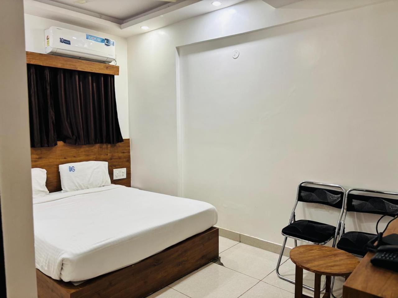 Hotel Bg Inn Бангалор Екстериор снимка