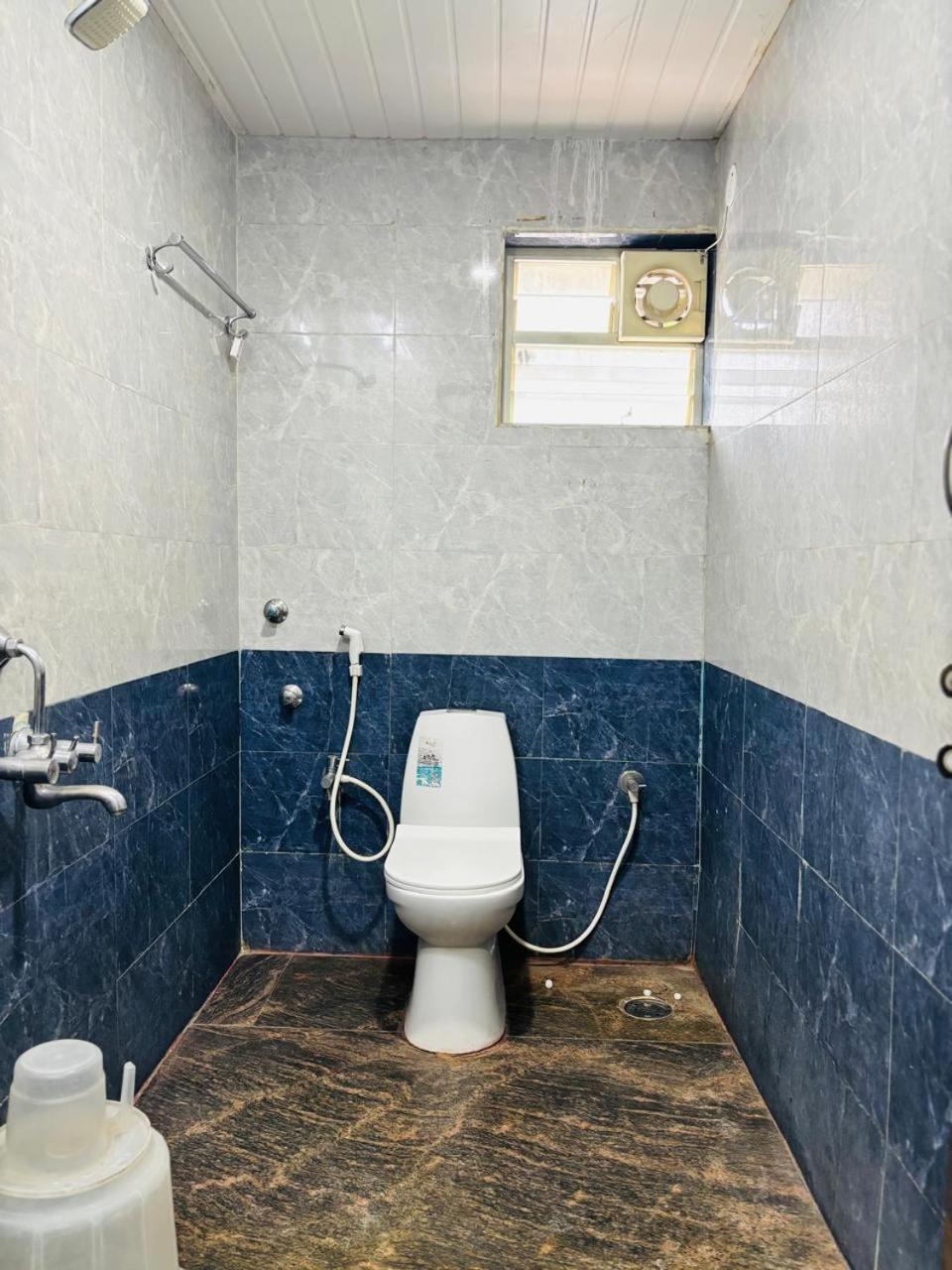 Hotel Bg Inn Бангалор Екстериор снимка